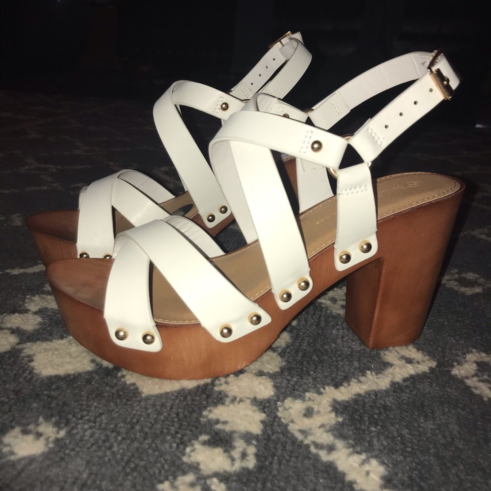 High heels - Picture 2 of 2